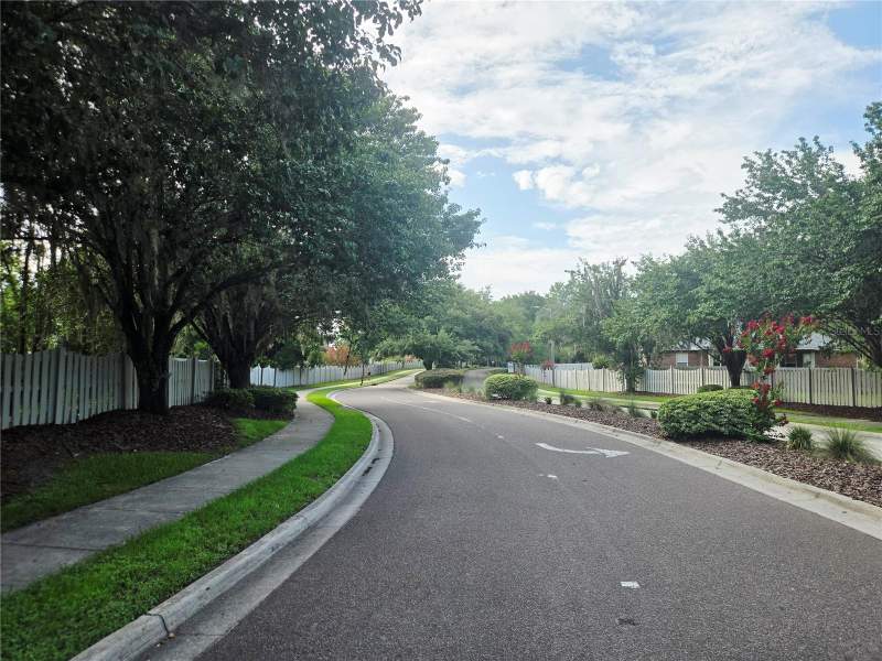 3 bedroom Single Family Residence at 1611 NW 121st Way, South Pointe Ph 1 Unit 5-A, Gainesville — photo 3