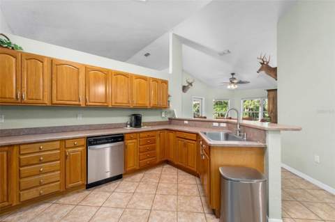 646 NE 2nd Street, Williston FL - photo 9 of 39