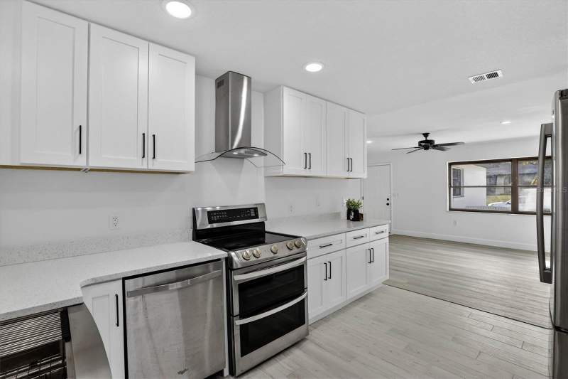 4 bedroom Single Family Residence at 517 Hickorywood Avenue, Spring Oaks, Altamonte Springs — photo 2