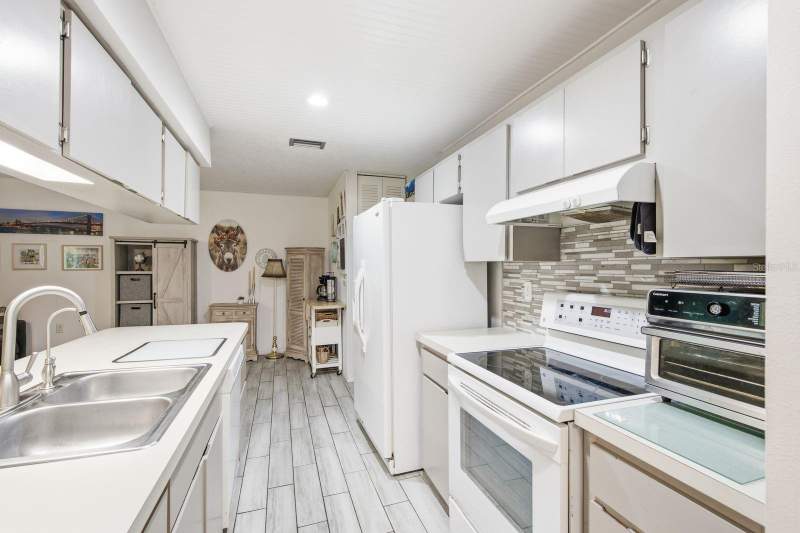2 bedroom Single Family Residence at 10624 Encino Court, San Clemente Village, Port Richey — photo 2