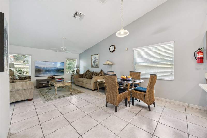 4 bedroom Single Family Residence at 2948 Pembridge Street, Lindfields Unit 3, Kissimmee — photo 5