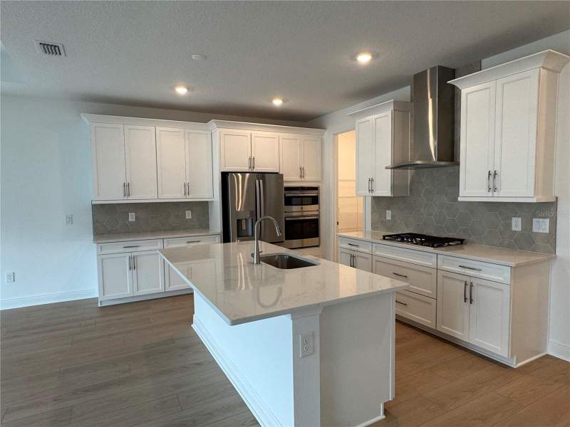 4 bedroom Single Family Residence at 7575 Seahawk Avenue, Hawkstone, Sarasota — photo 2
