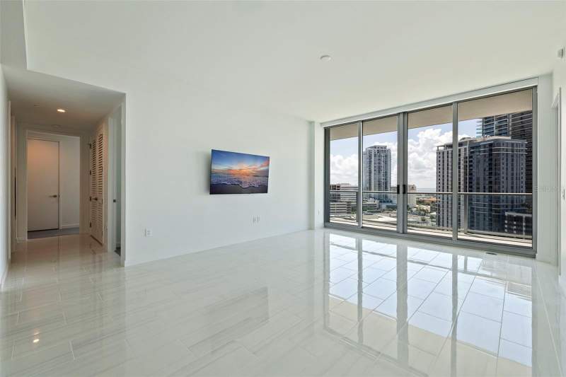 3 bedroom Condominium at 400 Central Avenue #1105, 400 Central, St Petersburg — photo 4
