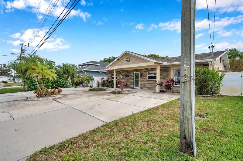 4 bedroom Single Family Residence at 8 Citrus Drive, Lake Shore Estates 4th Add, Palm Harbor — photo 3