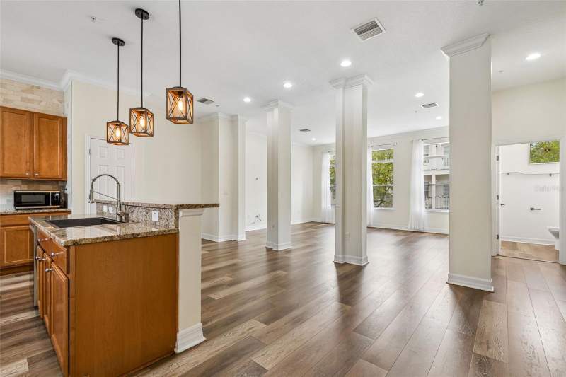 3 bedroom Townhouse at 4516 Bay Spring Court, Legacy Park Twnhms, Tampa — photo 3