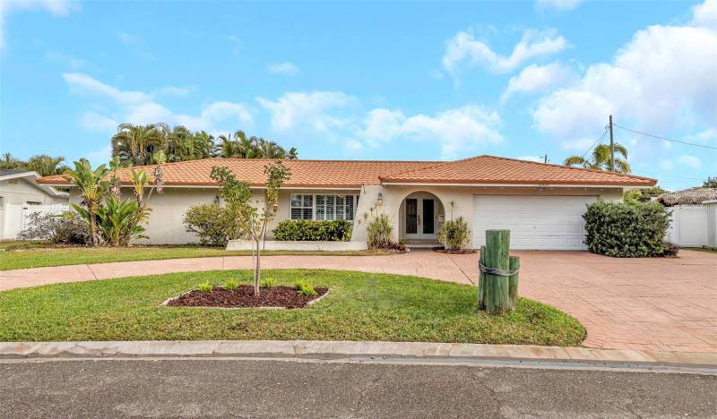 4313 50TH PLACE home for sale in Maximo Moorings