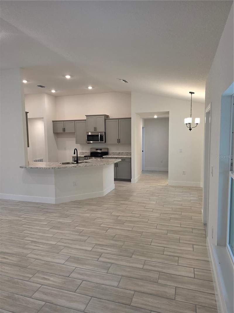 4 bedroom Single Family Residence at 12288 Landfair Street, Spring Hill, Spring Hill — photo 5