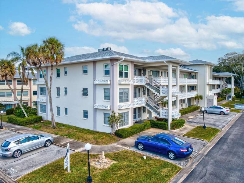 Kalmia Condo