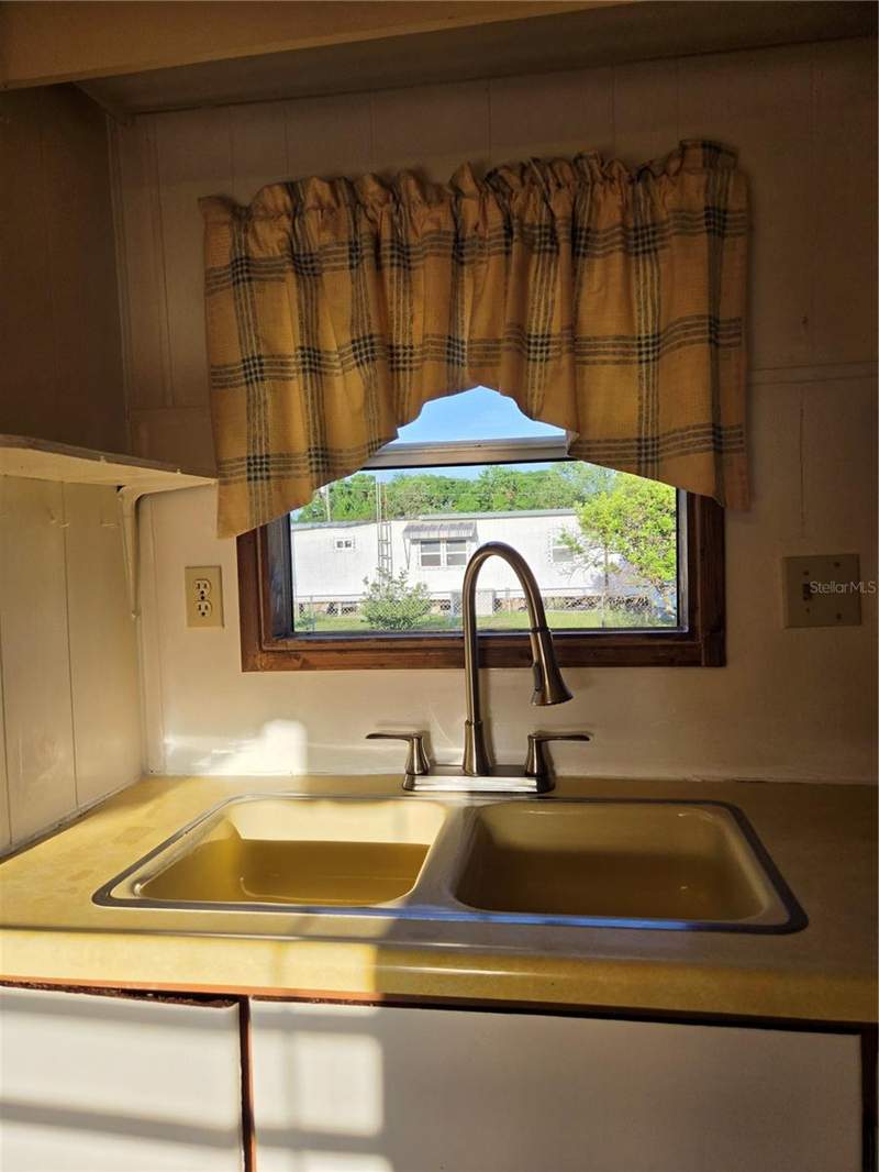 2 bedroom Mobile Home at 17420 SE 36th Lane, Lake Bryant Shores, Ocklawaha — photo 5