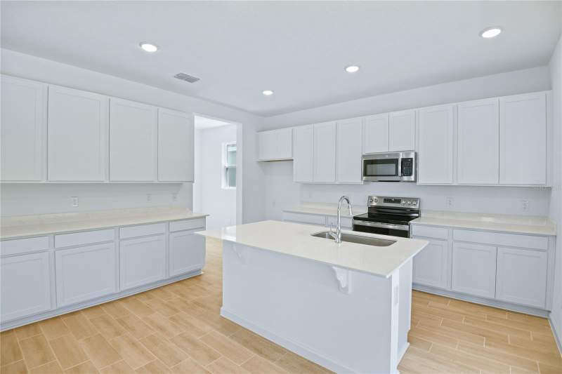 5 bedroom Single Family Residence at 6168 SW 64th Terrace, Seasons At Aurora Oaks, Ocala — photo 5
