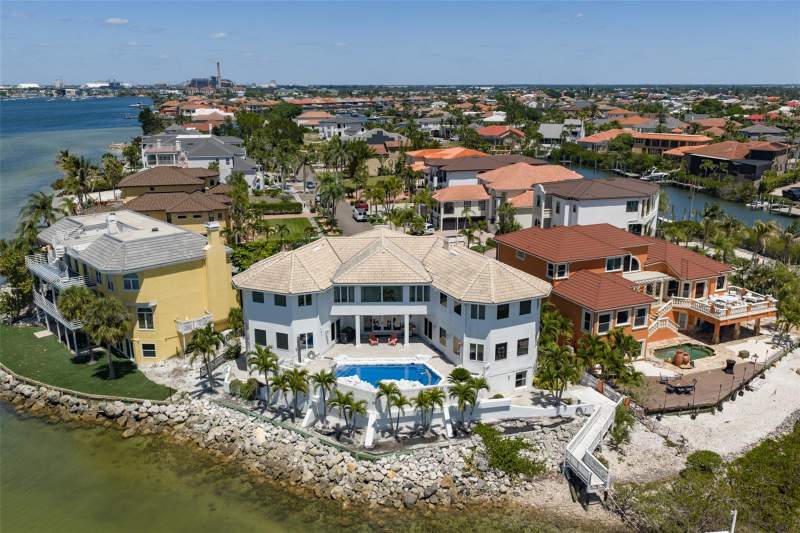 5 bedroom Single Family Residence at 1021 Symphony Isles Boulevard, Symphony Isles Unit Five, Apollo Beach — photo 3
