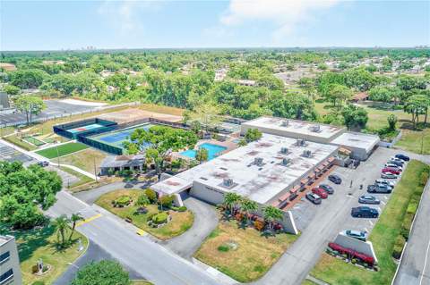 5660 80th St N #C305, St Petersburg FL - photo 17 of 24