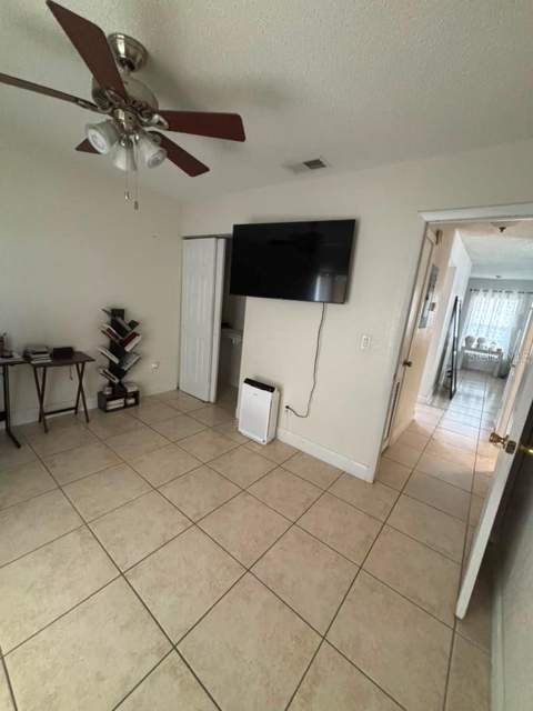 7310 Baja Court, Tampa FL - photo 13 of 19