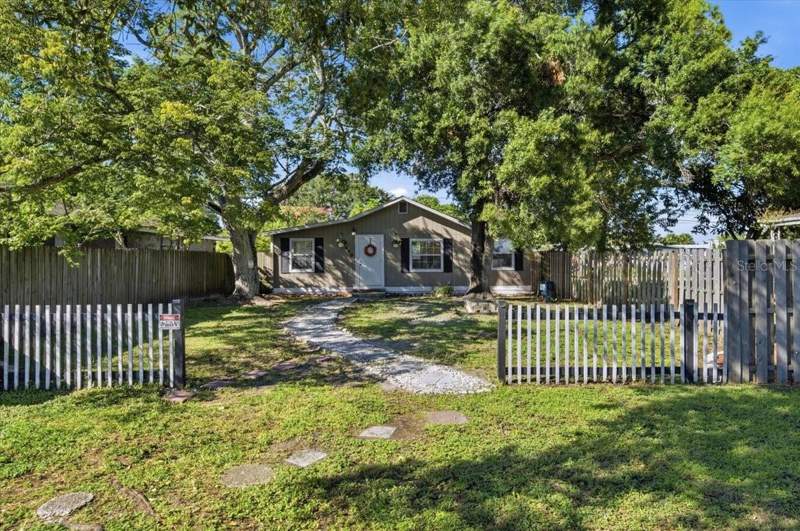 3 bedroom Single Family Residence at 449 38th Avenue, Curns W J Sub, St Petersburg — photo 3