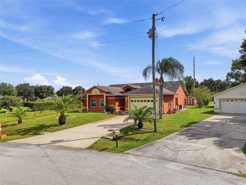 4 bedroom Single Family Residence at 327 Edgewood Court, Poinciana Nbrhd 02 Village 03, Poinciana — photo 4