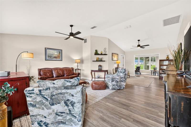 2 bedroom Single Family Residence at 13727 SW 111th Avenue, Spruce Creek Preserve 03, Dunnellon — photo 3
