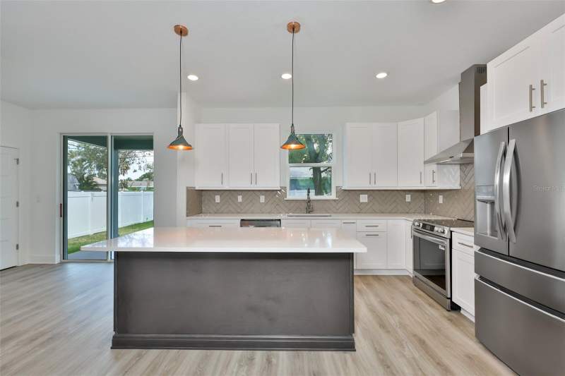 4 bedroom Single Family Residence at 4171 56th Avenue, Magnolia Park, St Petersburg — photo 4