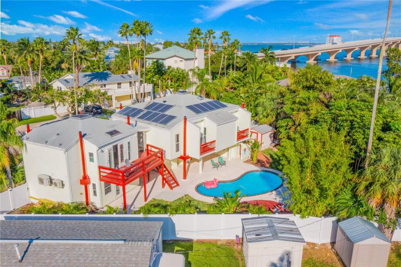 3 bedroom Single Family Residence at 3250 E Debazan Avenue, Don Ce-Sar Place Blk 19 Pt Rep, St Pete Beach — photo 4