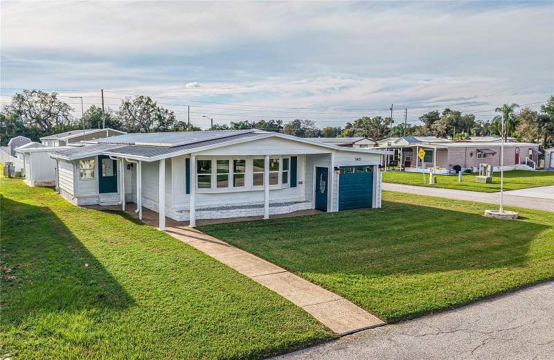 2 bedroom Manufactured Home at 5421 Mohawk Street, Lake Betmar Estates #7, Zephyrhills — photo 3