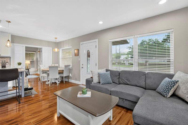 3 bedroom Single Family Residence at 1226 49TH AVENUE, GROVEMONT SUB, ST PETERSBURG — photo 4
