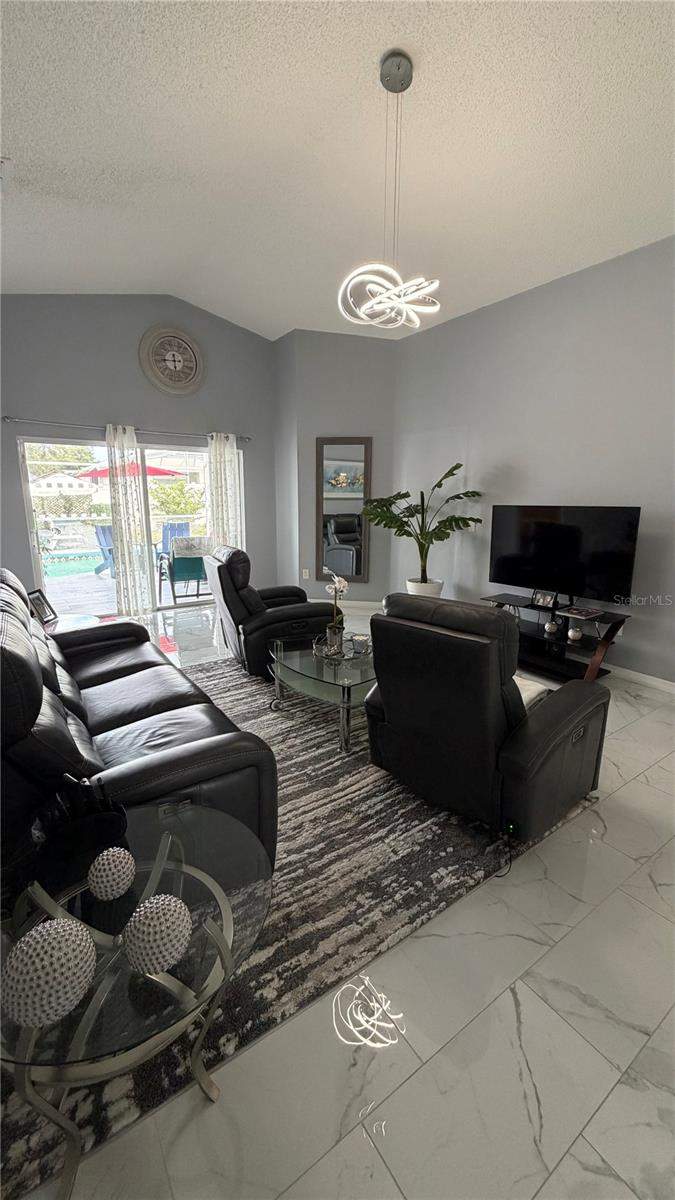 5 bedroom Single Family Residence at 952 Clear Creek Circle, Clear Creek Ph Three Sub, Clermont — photo 3