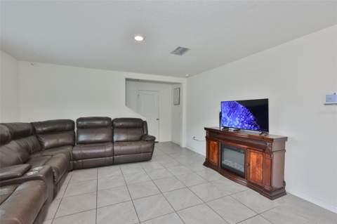 5244 Fiddle Fig Avenue, Wimauma FL - photo 11 of 51