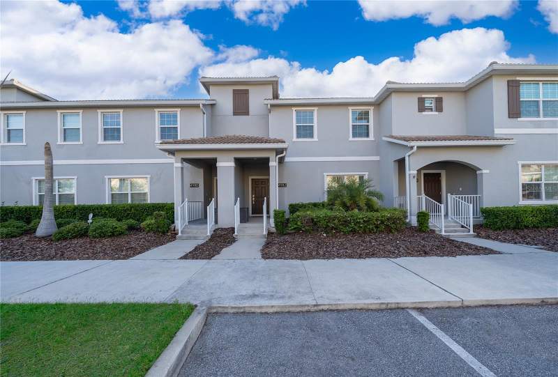 4 bedroom Townhouse at 4982 Windermere Avenue, Storey Lake Ph 3, Kissimmee — photo 3
