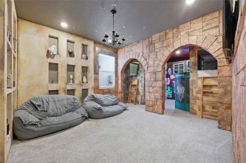 2437 Shanti Drive, Kissimmee FL - photo 10 of 95