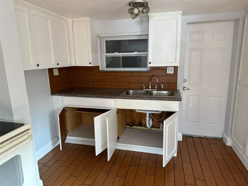 3 bedroom Single Family Residence at 3718 19th Avenue, Childs Park, St Petersburg — photo 3