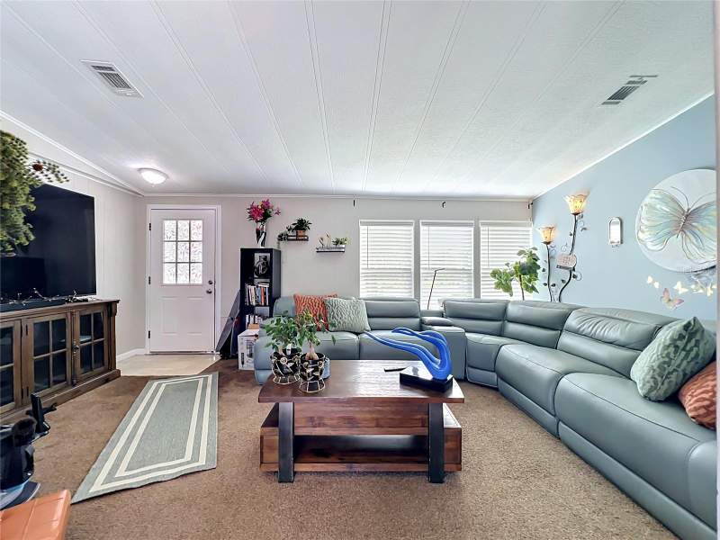 3 bedroom Manufactured Home at 7519 Charlin Parkway, Charlin Park Fifth Add, Orlando — photo 3