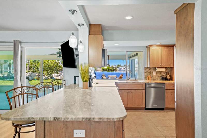 3 bedroom Single Family Residence at 3711 Floramar Terrace, Flor A Mar, New Port Richey — photo 5