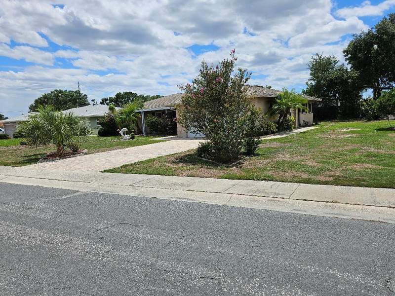 2 bedroom Single Family Residence at 708 Brannen Circle, Del Webbs Sun City Florida Un, Sun City Center — photo 4