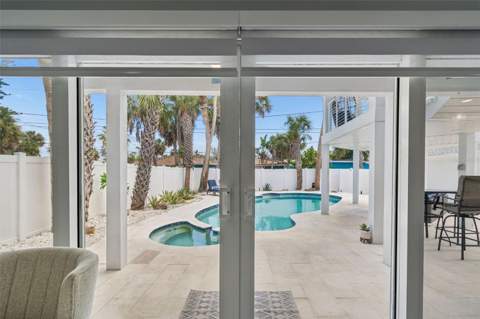 933 Eldorado Avenue, Clearwater Beach FL - photo 23 of 99