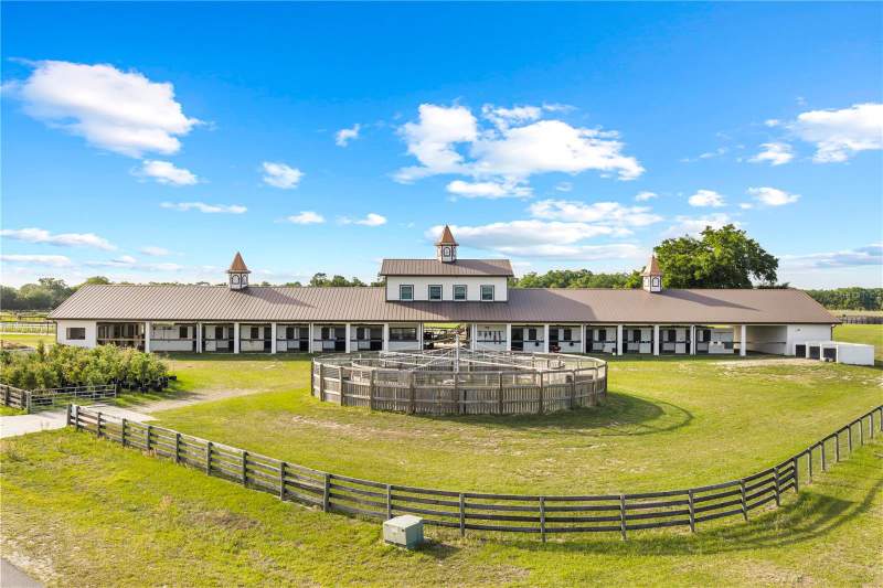 9 bedroom Farm at 1345 NE 155th Place, Bellemont Farms, Citra — photo 2