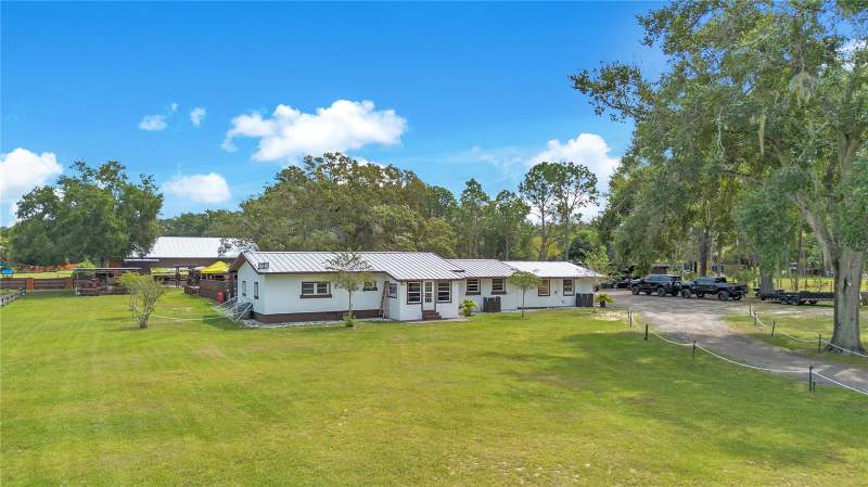 4 bedroom Farm at 32708 Gere Lane, Highlands Reserve Ph 1, Sorrento — photo 4