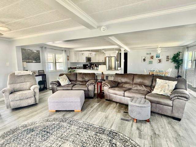 2 bedroom Mobile Home at 264 Philadelphia Boulevard #51, Lake Tarpon Mobile Home Village, Palm Harbor — photo 2