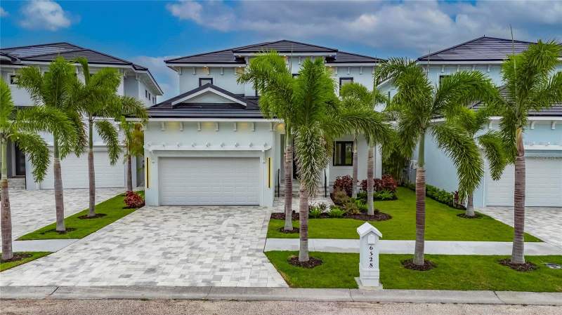 6528 SIMONE SHORES CIRCLE home for sale in Hemingway Estates Homes for Sale: 11 Homes, Median $720K