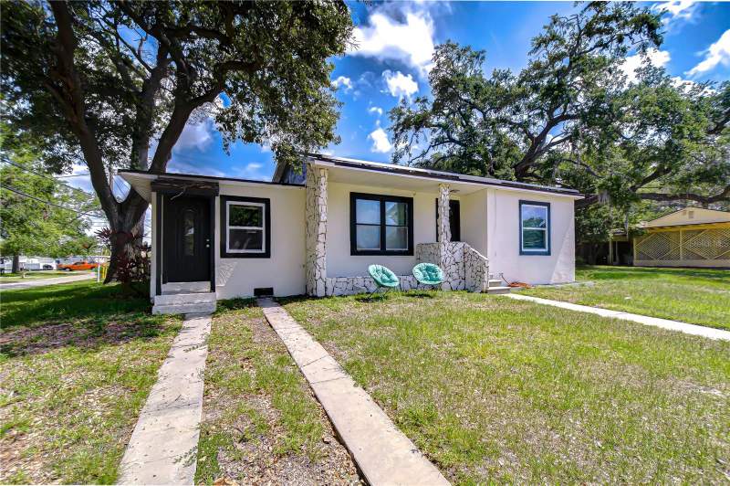 3 bedroom Single Family Residence at 5325 8th Avenue, Gulf Grove, Gulfport — photo 2