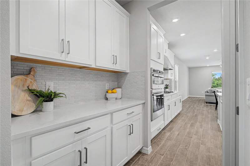 4 bedroom Single Family Residence at 10938 Fieldstone Drive, Artisan Lakes Eaves Bend Ph II Subph A,, Palmetto — photo 5
