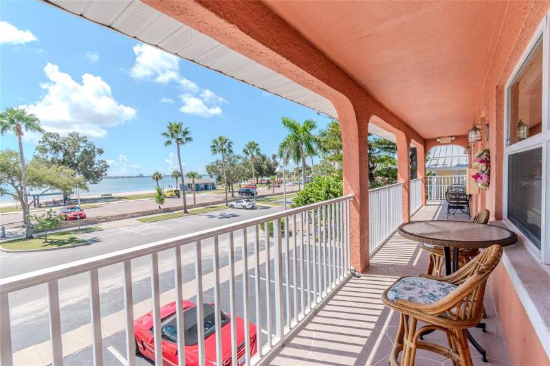 2 bedroom Condominium at 5605 Shore Boulevard #1B, Beachwalk Condo Gulfport, Gulfport — photo 4