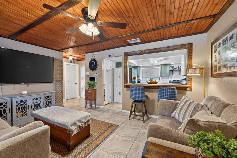 3 bedroom Single Family Residence at 10081 60th Court, Trade Winds Estates Sub, Pinellas Park — photo 2