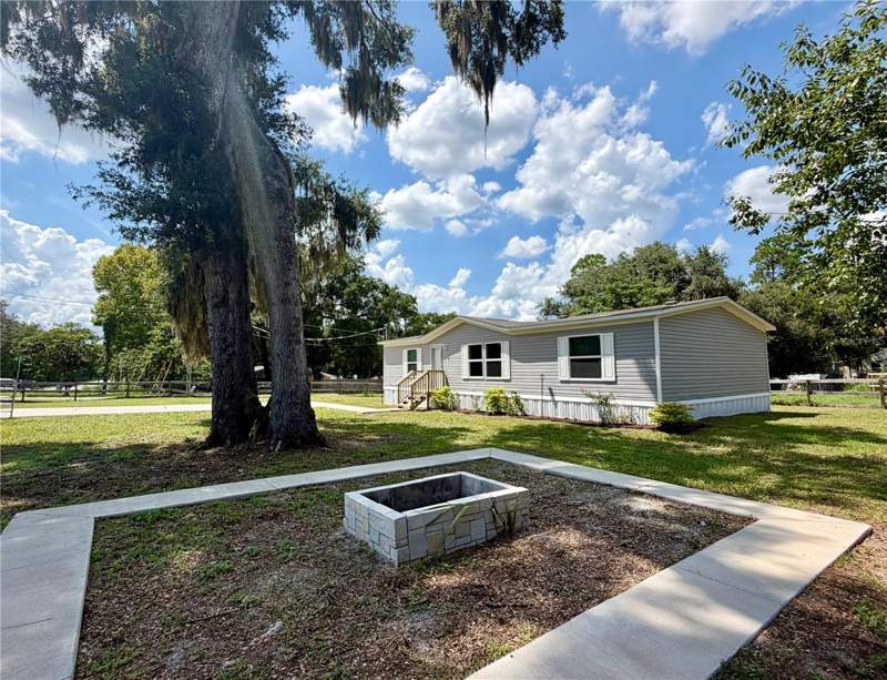 3 bedroom Manufactured Home at 11057 SE 132nd Place, Ocklawaha, Ocklawaha — photo 4