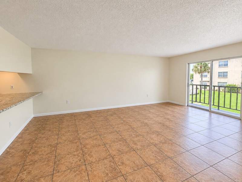 2 bedroom Condominium at 5820 N Church Avenue #251, The Tampa Racquet Club A Condo, Tampa — photo 2