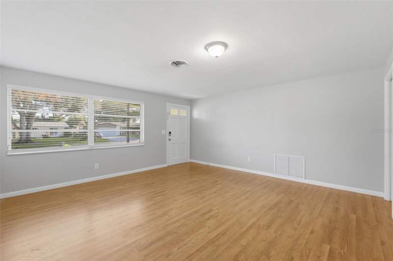 3 bedroom Single Family Residence at 1387 Bellevue Boulevard, Brookhill, Clearwater — photo 5