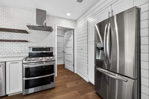 4200 Beach Drive, St Petersburg FL - photo 9 of 22