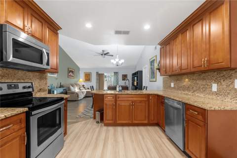 7702 Legacy Lane, Orlando FL - photo 13 of 21