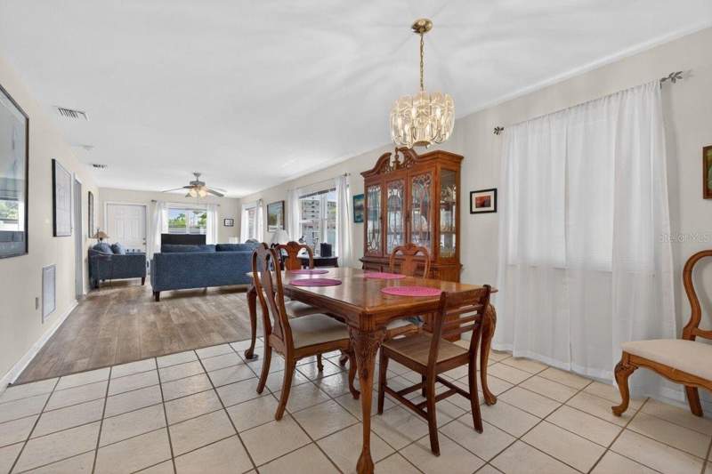 2 bedroom Condominium at 5357 81st Street #12, Paradise Shores, St Petersburg — photo 4