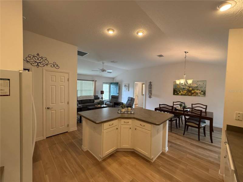 3 bedroom Single Family Residence at 3135 Burns Drive, Villages/Fruitland Park Un #28, The Villages — photo 5