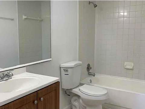 5220 Via Hacienda #212, Orlando FL - photo 7 of 10
