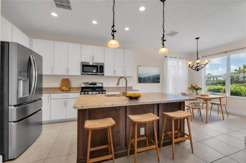 15433 Santa Pola Drive, Wimauma FL - photo 7 of 42